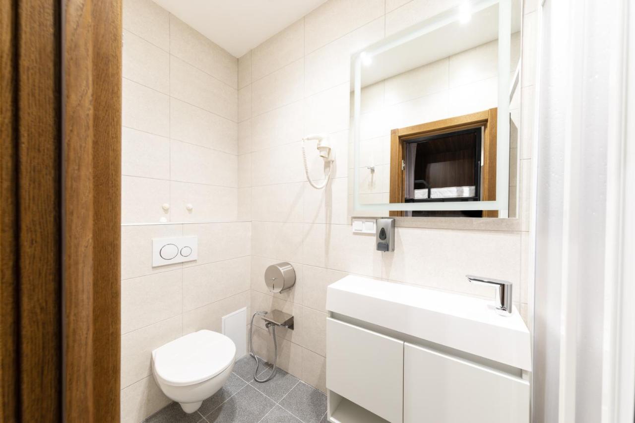 Misto Capsule Hotel Kyiv Eksteriør billede